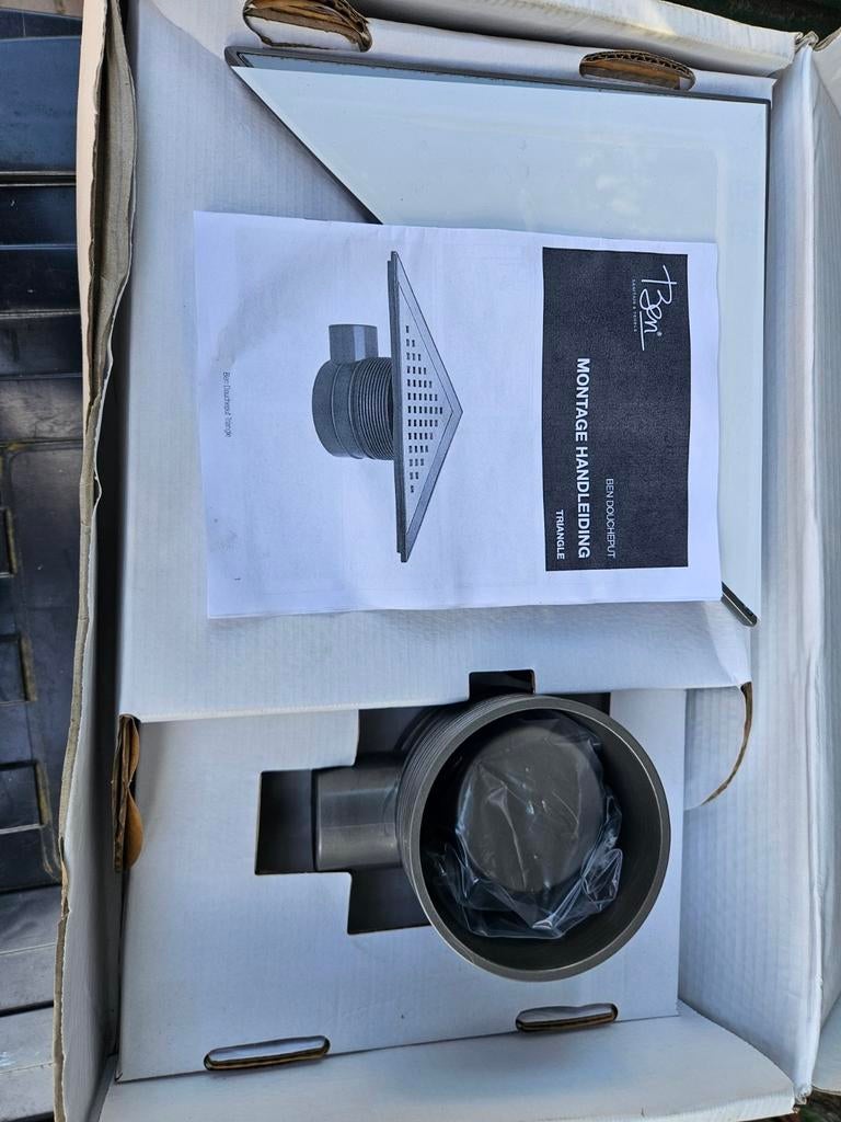 Q-Drain Triangle doucheput RVS - Nieuw in doos, Doe-het-zelf en Verbouw, Sanitair, Ophalen of Verzenden, Nieuw, Rvs, Douche