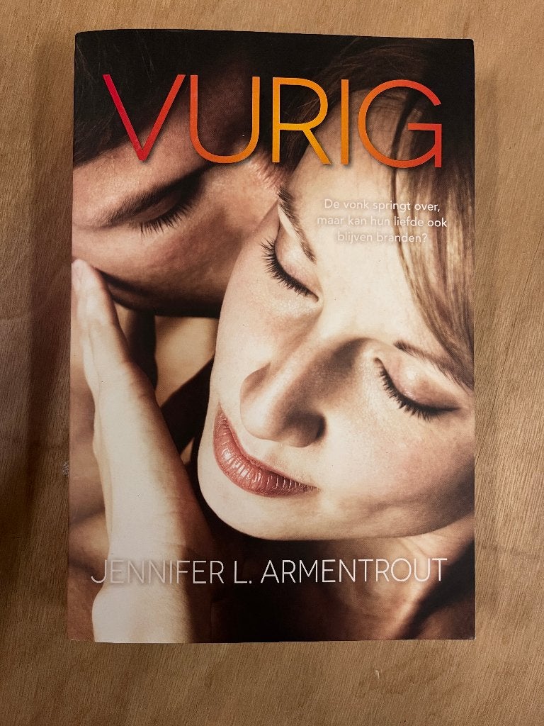 Vurig - Jennifer L. Armentrout (Zo goed als nieuw), Boeken, Ophalen of Verzenden, Zo goed als nieuw, Jennifer L. Armentrout