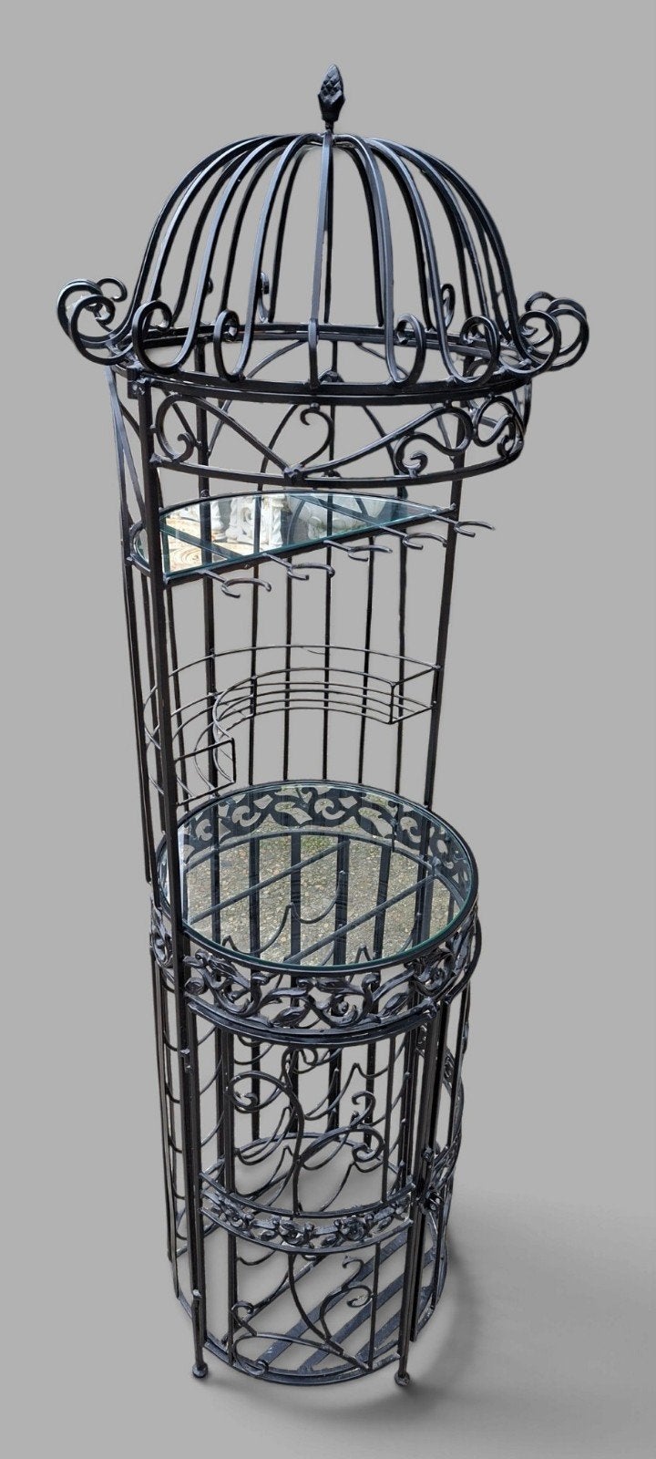 Klassieke metalen wijnrek afm: 50cm rond en 160cm hoog., Ophalen of Verzenden, Metaal