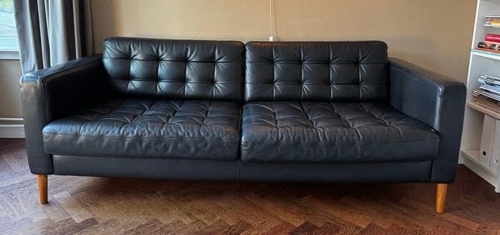 Ikea Karlsfors zwart leren bank, Huis en Inrichting, Banken | Bankstellen, Ophalen, Gebruikt, Driepersoons, Rechte bank