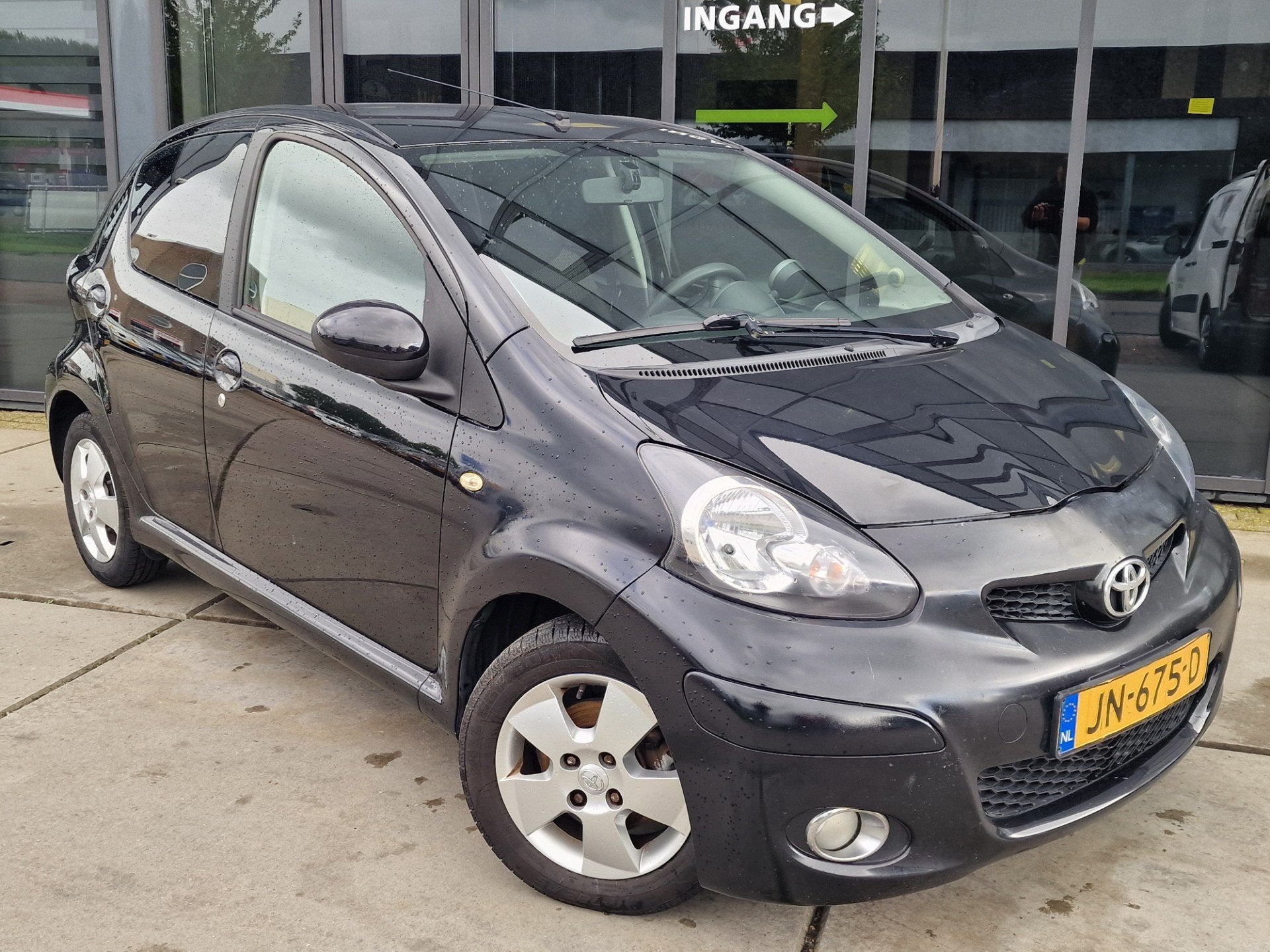Toyota Aygo 1.0-12V Access - Airco - Elek ramen, Voorwielaandrijving, Stof, Gebruikt, Zwart