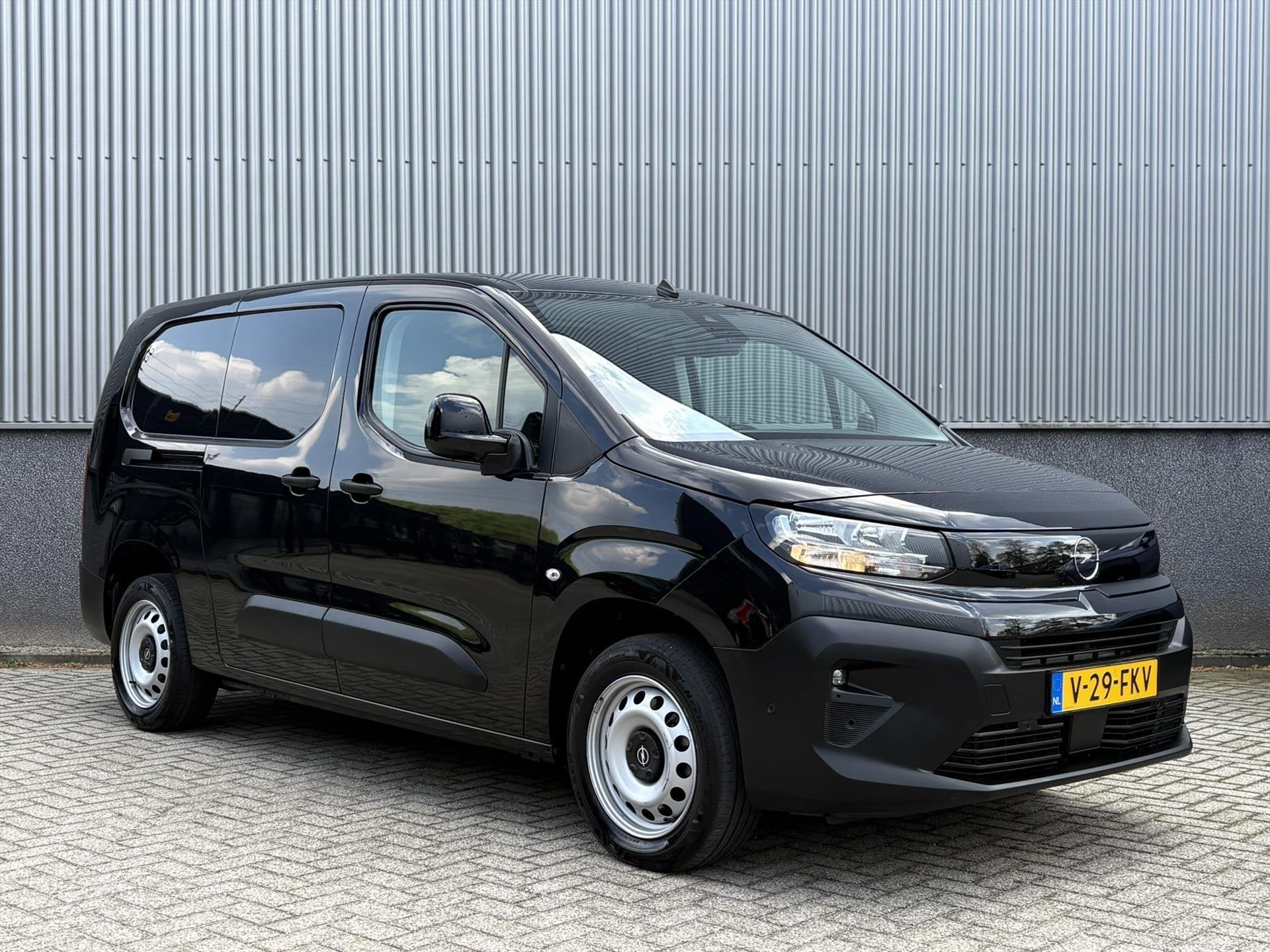 Opel Combo Cargo GB 1.5 Diesel 131pk L2H1 | Automaat | Navig, Stof, Gebruikt, 4 cilinders, Zwart