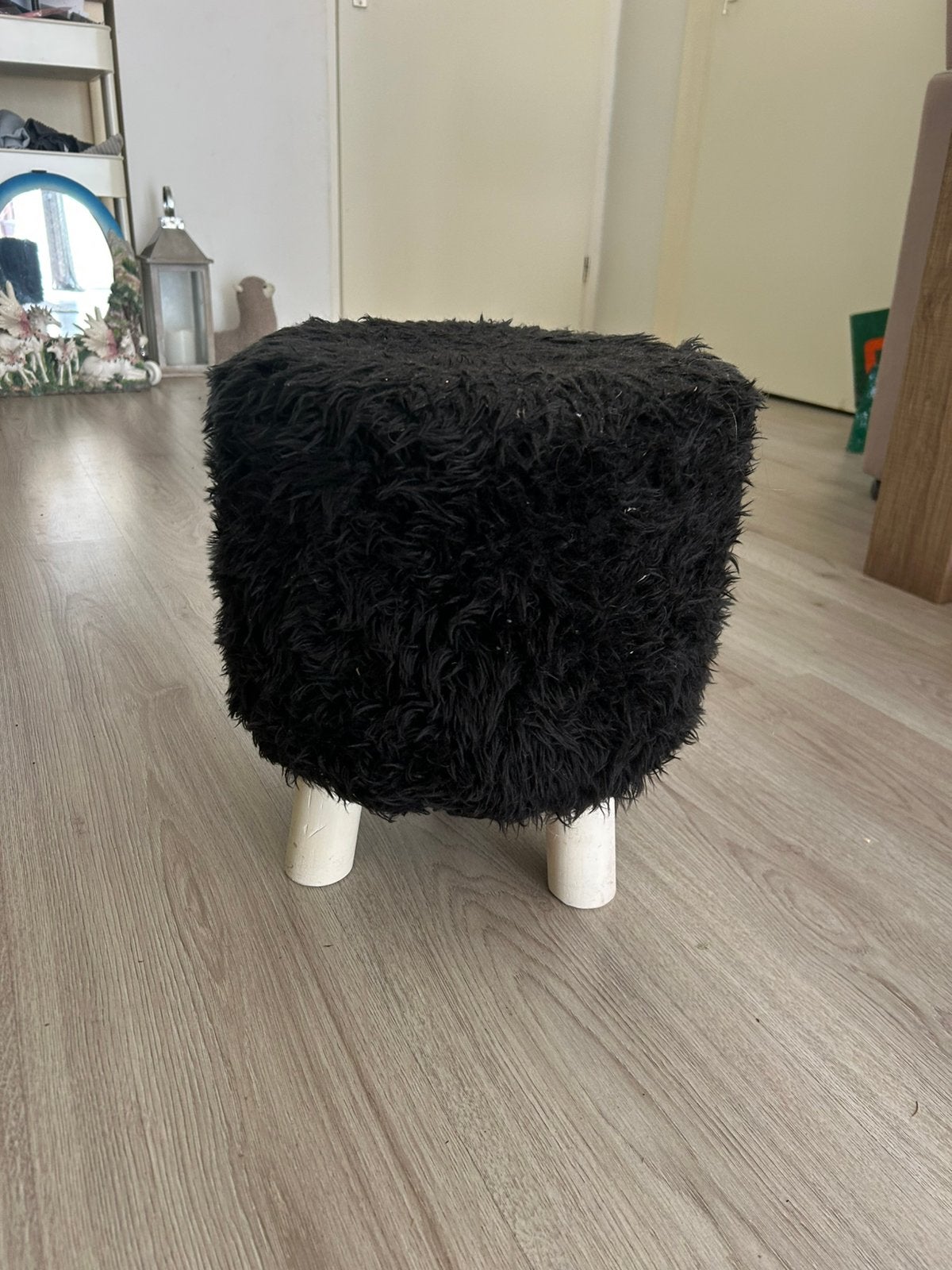 Bijna gratis af te halen leuk bont krukje, Ophalen, Zo goed als nieuw, Rond, Minder dan 50 cm