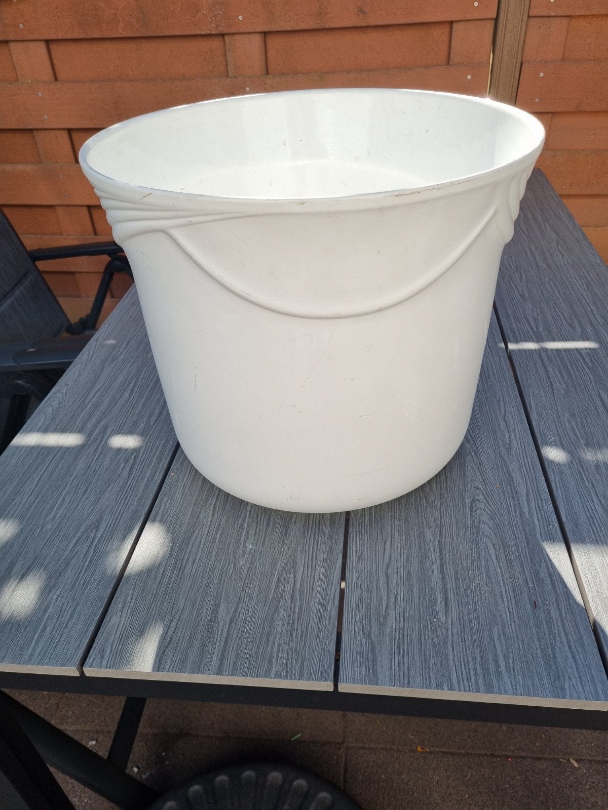 Grote witte bloempot - 36 cm hoog, 43 cm doorsnee, Tuin en Terras, Bloempotten, 40 cm of meer, Rond, Binnen, Ophalen of Verzenden