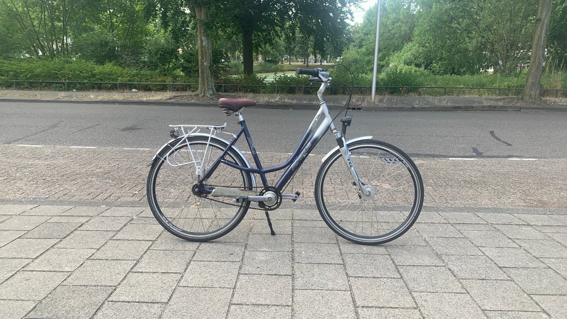 Damesfiets 28 inch., Ophalen, Zo goed als nieuw, Minder dan 10 versnellingen, Overige merken