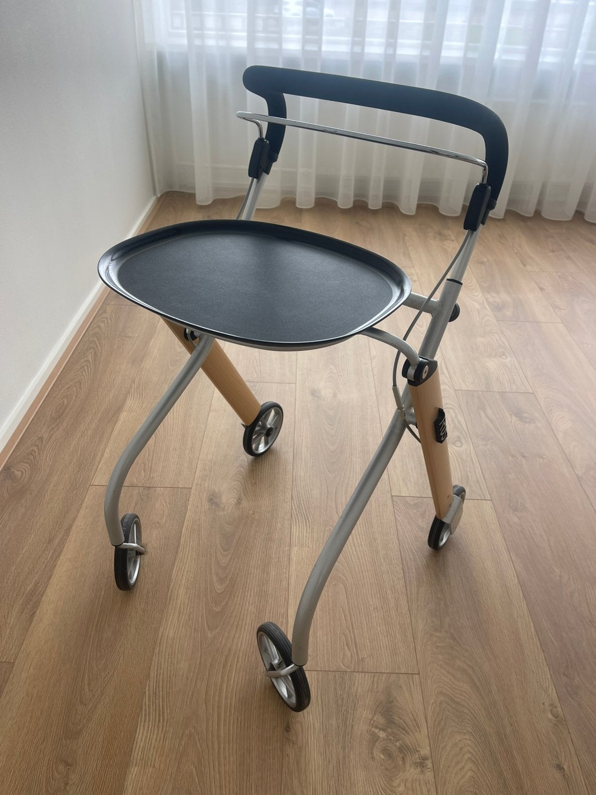 Huisrollator, Ophalen, Zo goed als nieuw