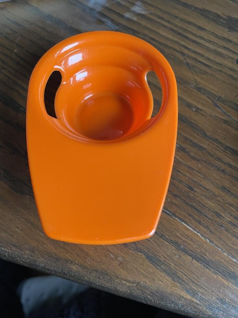 Een vintage dop om dooier en ei te scheiden  met schilhouder, Verzamelen, Retro, Ophalen of Verzenden, Huis en Inrichting