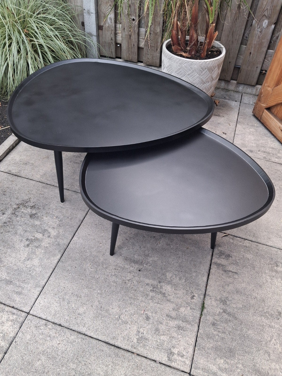 2 zwarte organische salontafels van WOOOD., Ophalen, 50 tot 100 cm, Rond, 50 tot 100 cm