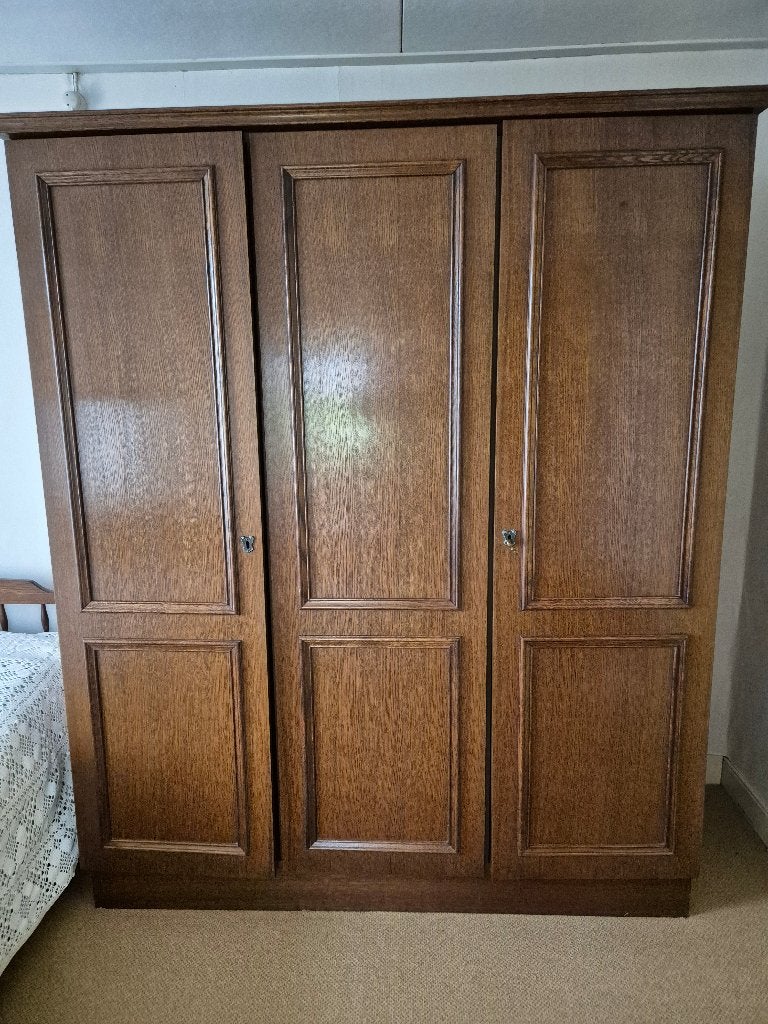Klassieke hangkast (025), Huis en Inrichting, Kasten | Kledingkasten, Ophalen, Met deur(en), Gebruikt, Klassiek