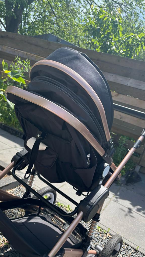 Luxe 3-in-1 Combiwagen Zwart/Roségoud - Zo goed als nieuw, Kinderen en Baby's, Kinderwagens en Combinaties, Overige merken, Ophalen of Verzenden