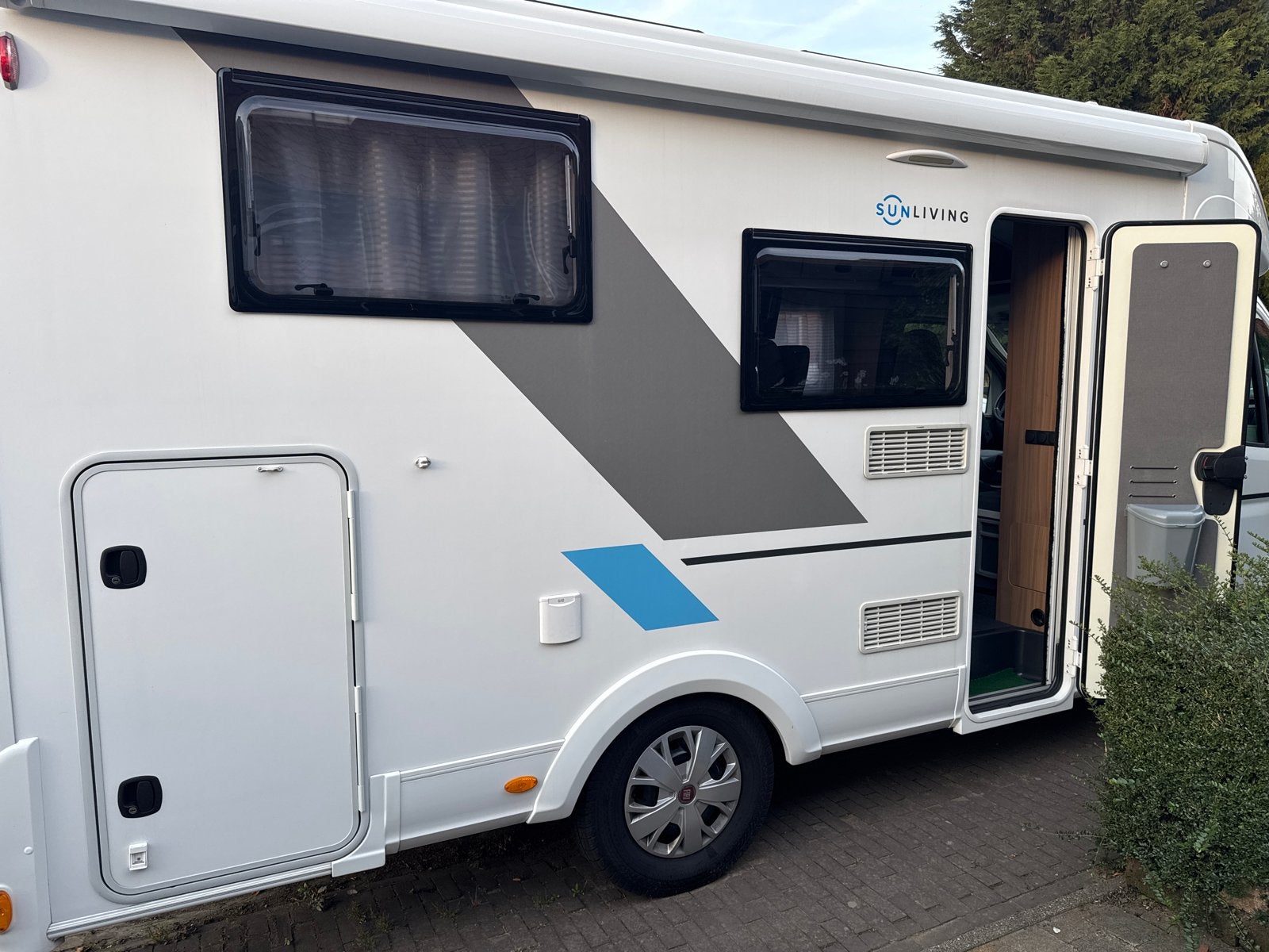 Foto 3 van Sun Living Camperbus - Compact en Compleet