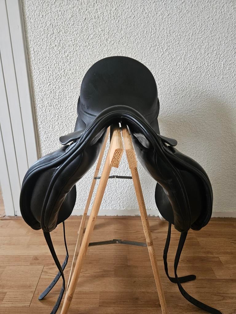 Dressuurzadels 17.5 inch M/W Adam Ellis en Brandon Empress, Ophalen of Verzenden, Dressuur