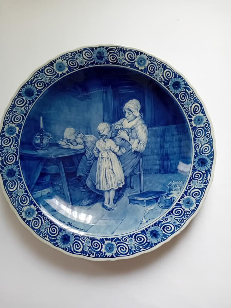 PORCELEYNE FLES WANDBORD MOEDER EN KIND DELFTS BLAUW 1921, Ophalen of Verzenden