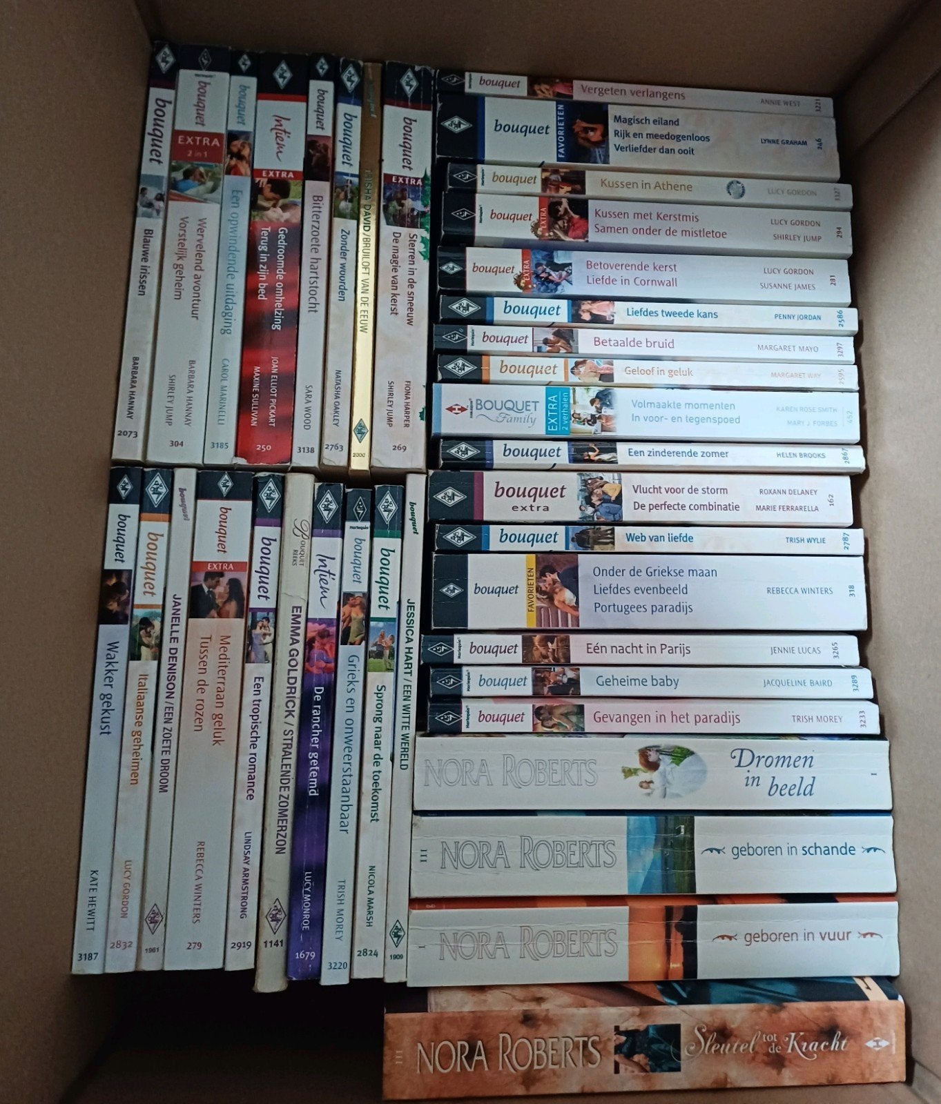 Doos met 90 verschillende bouquet reeks boekjes, Ophalen, Gelezen