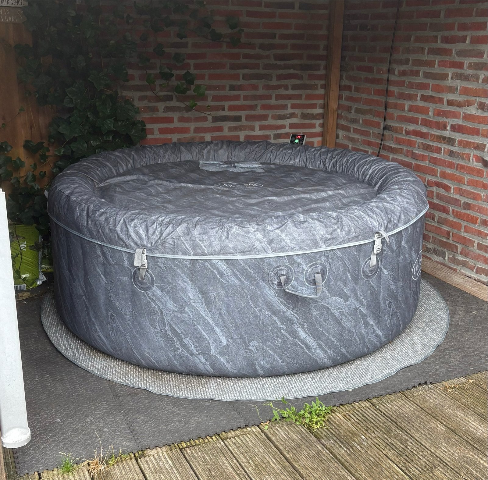 Lay-Z-Spa opblaasbare jacuzzi met accessoires, Tuin en Terras, Bubbelbaden en Hottubs, Ophalen, Zo goed als nieuw