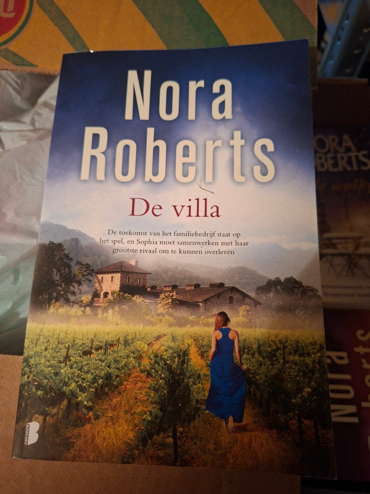 Nora Roberts - De villa, Ophalen of Verzenden, Zo goed als nieuw, Nora Roberts