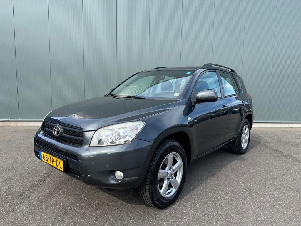 Toyota RAV4 2.0 VVTi Executive 4WD | LEDER | TREKHAAK !, Auto's, Toyota, Automaat, 1998 cc, 4 cilinders, Rav4