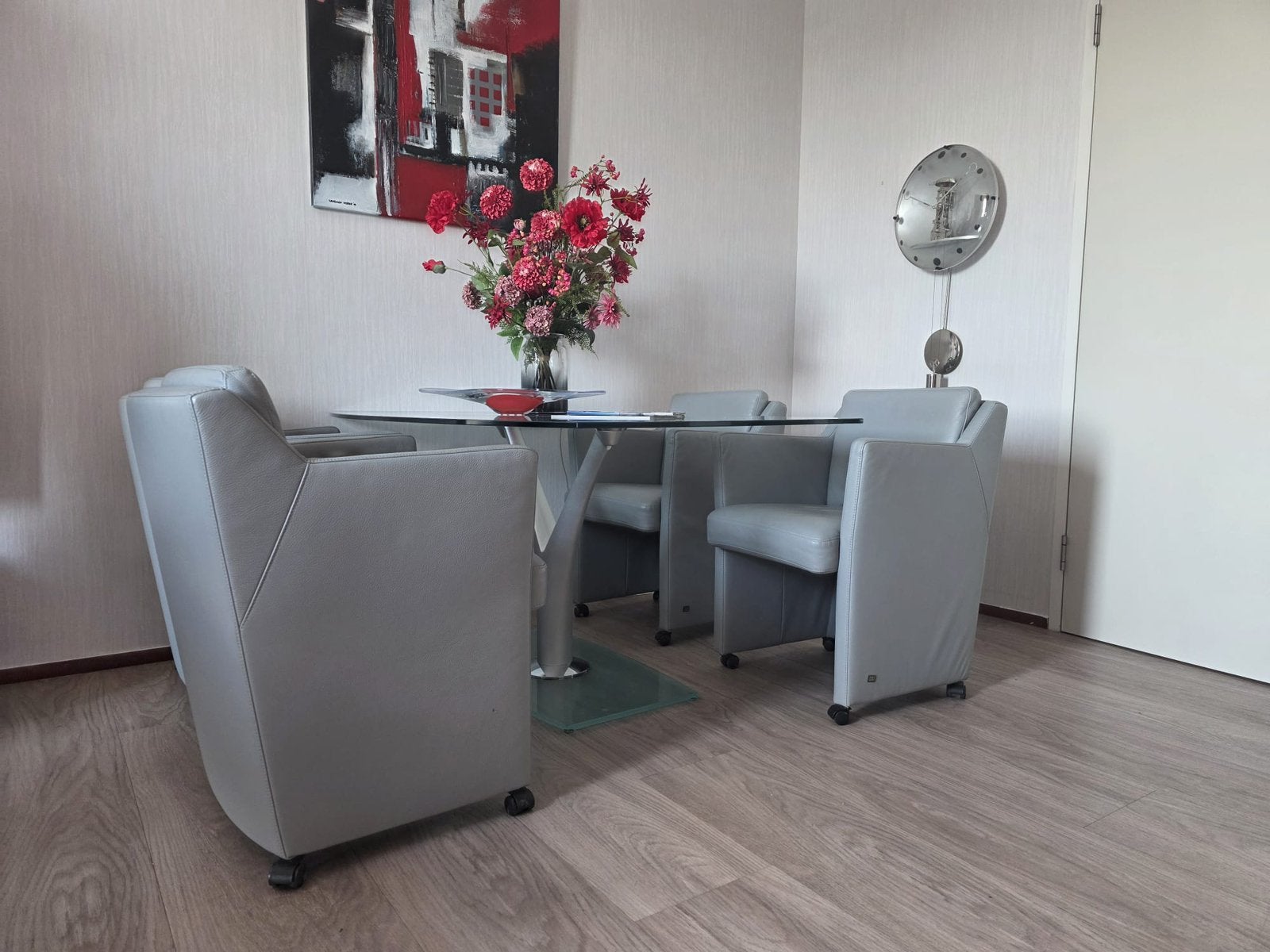 Eettafel met 4 stoelen op wieltjes Rolf Benz, Ophalen, Gebruikt, 50 tot 100 cm, Glas