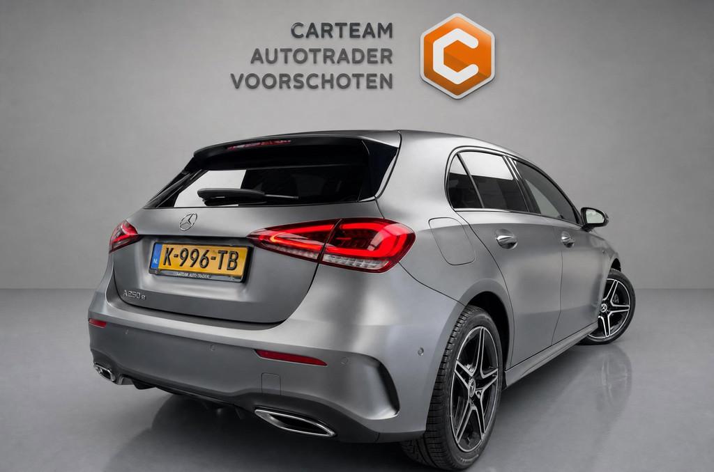 Mercedes-Benz A-klasse 250 e Business Solution AMG Limited |, Auto's, Gebruikt, 4 cilinders, 15 kWh, Alcantara