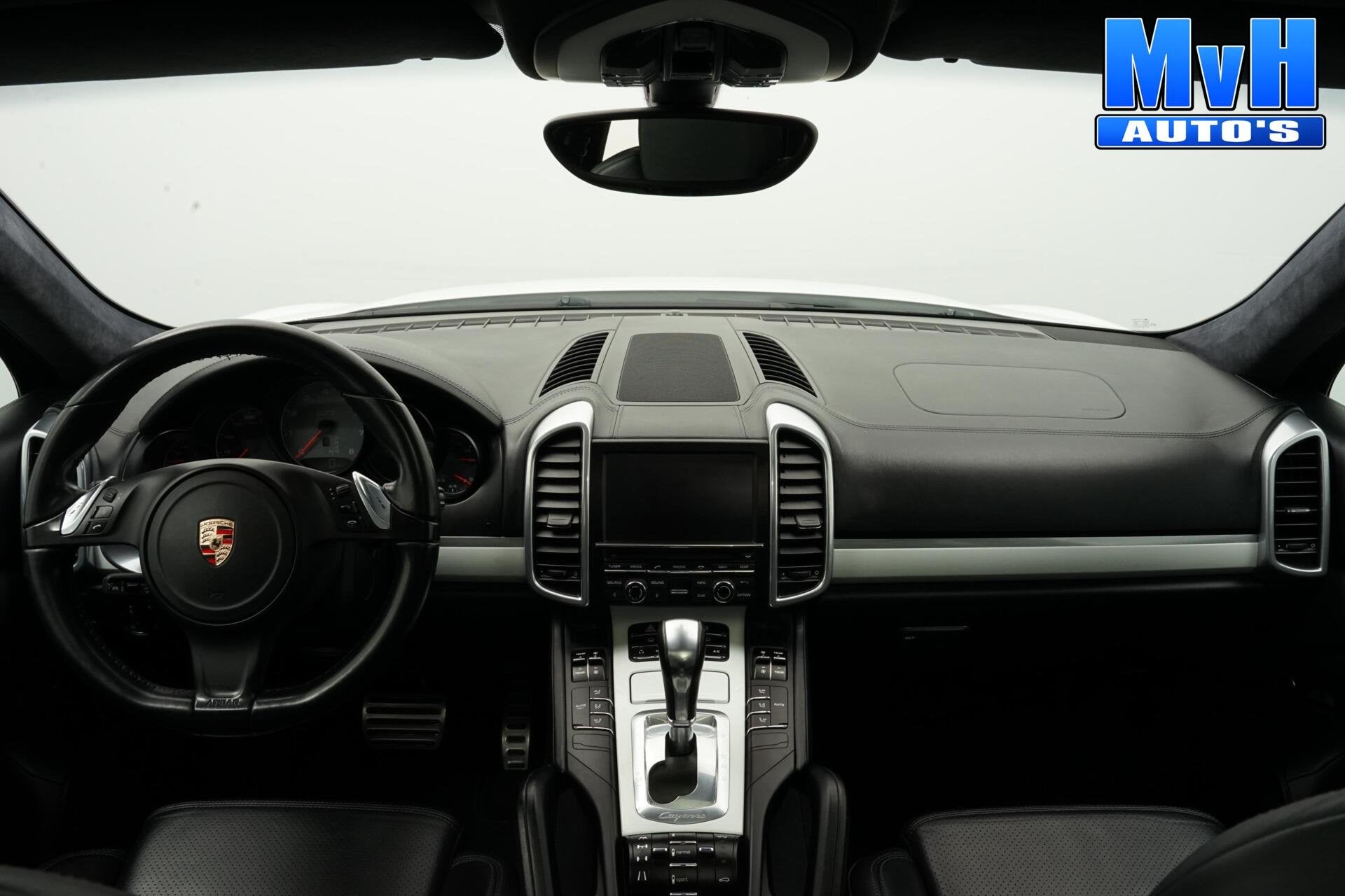 Porsche Cayenne 4.8 GTS|PANO|LUCHTVERING|ALCANTARA.HEMEL|ACC, Automaat, Gebruikt, Met garantie (alle), 138 €/maand