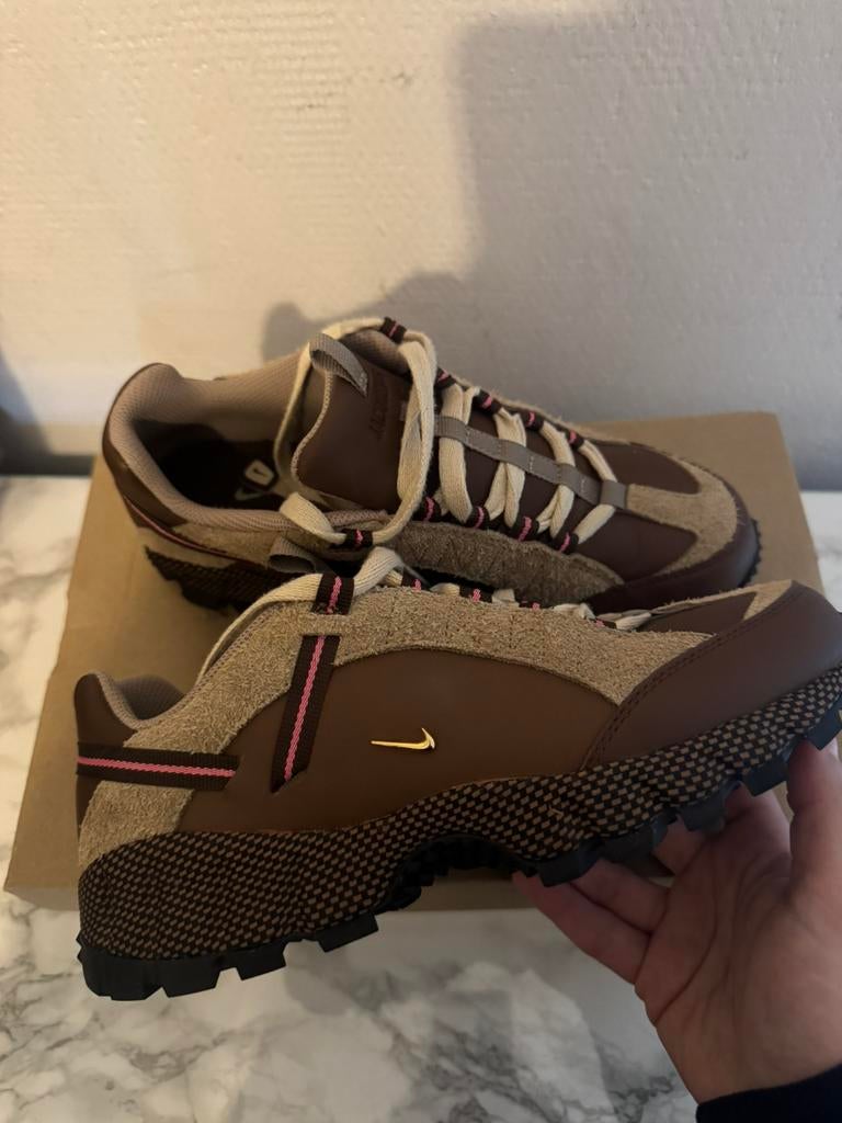 Nike x Jacquemus Air Humara LX, Kleding | Dames, Schoenen, Bruin, Ophalen of Verzenden, Sneakers of Gympen, Zo goed als nieuw