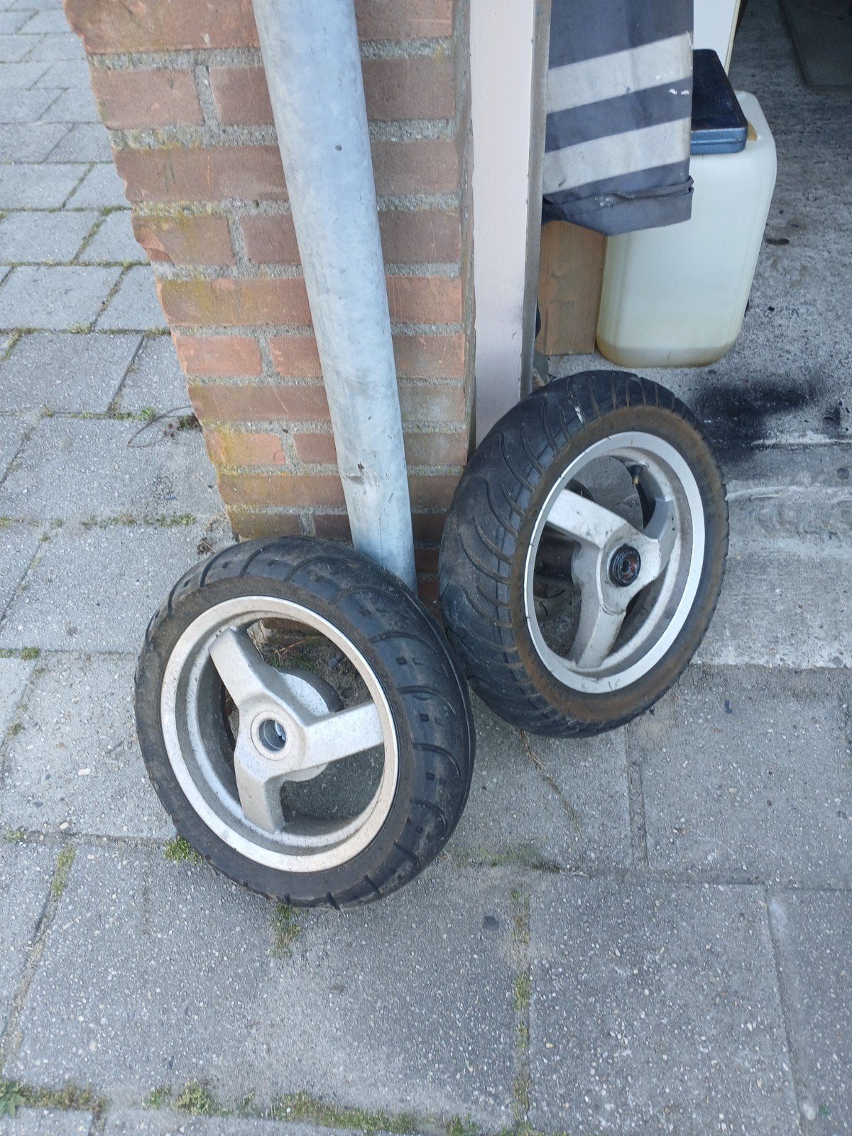 Wielenset Peugeot New Vivacity 2T (2012) met banden, Fietsen en Brommers, Brommeronderdelen | Scooters, Ophalen