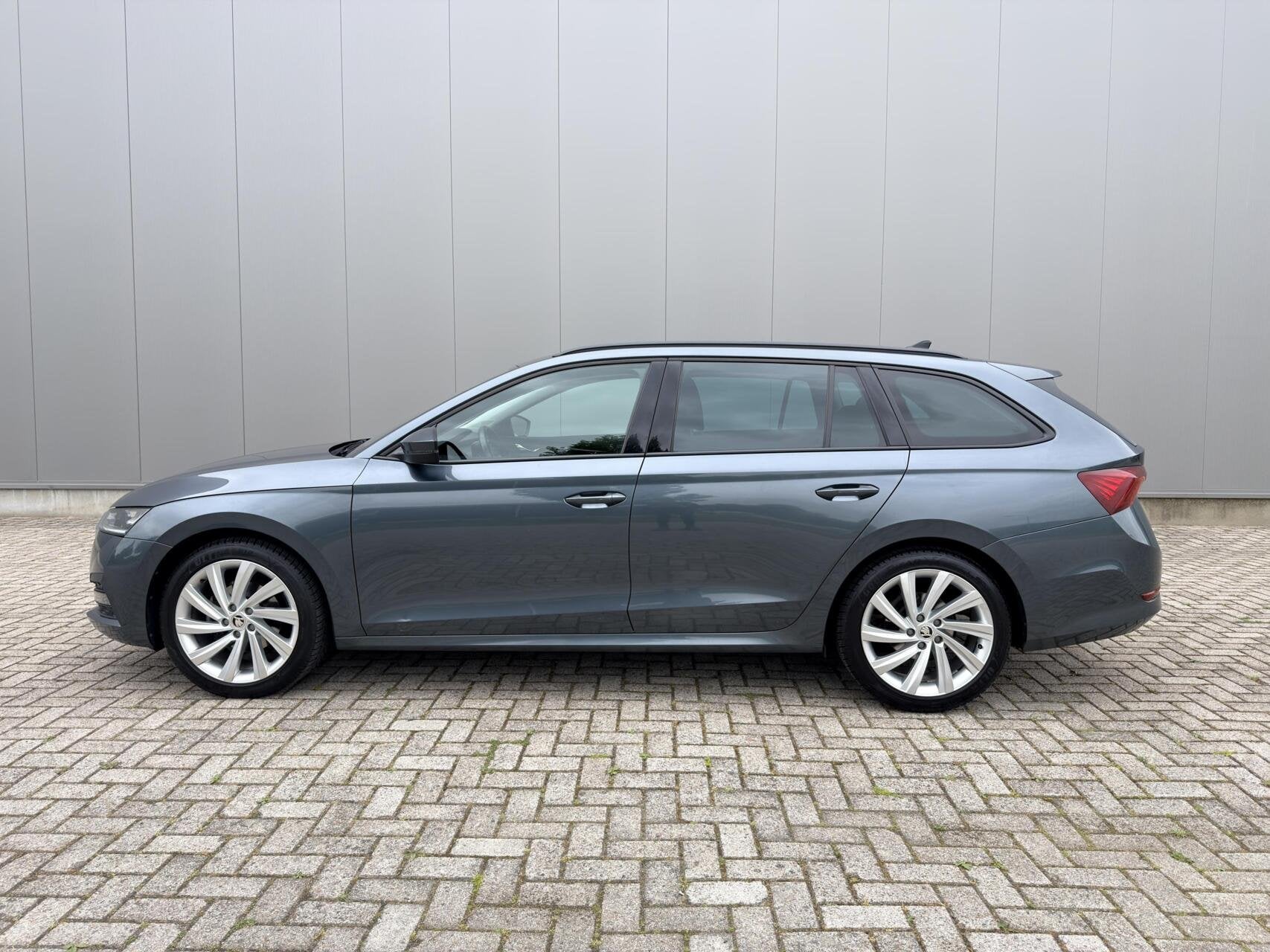 Skoda Octavia 1.0 e-TSI Edition Plus Automaat|Trekhaak|1e ei, Gebruikt, Euro 6, Met garantie (alle), 19 km/l