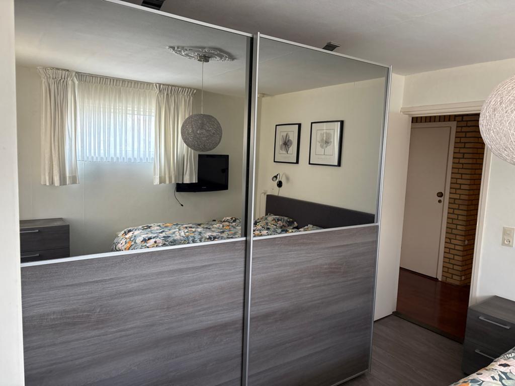 Slaapkamer inclusief electrische boxspring en klerenkast, Huis en Inrichting, Kasten | Kledingkasten, Ophalen, Zo goed als nieuw
