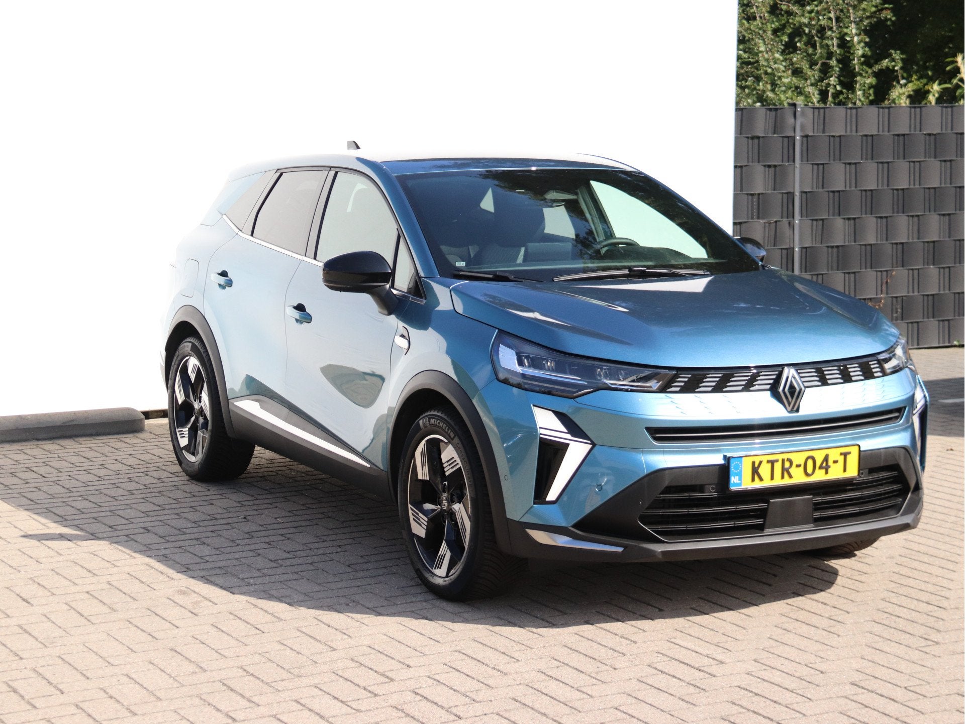 Renault Symbioz 1.8 E-Tech full hybrid 160 techno AUTOMAAT /, Auto's, Dealer onderhouden, 4 cilinders, Blauw, Leder en Stof