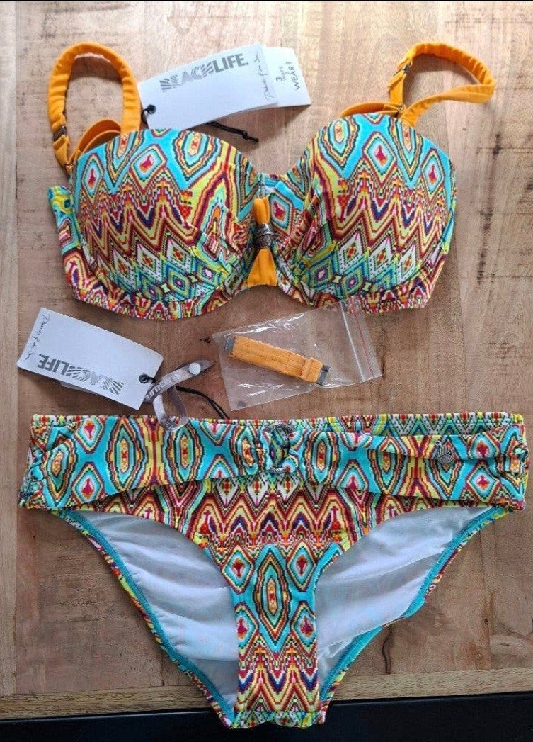 Beachlife bikini. Maat 38C, nooit gedragen., Ophalen of Verzenden, Nieuw, Bikini