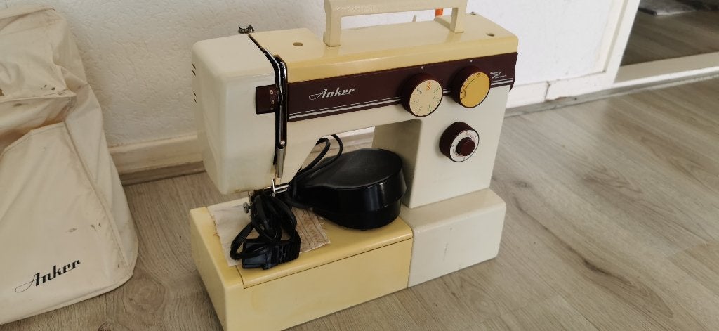Naaimachine Anker Super stretch 210, Hobby en Vrije tijd, Ophalen of Verzenden, Zo goed als nieuw, Naaimachine, Overige merken