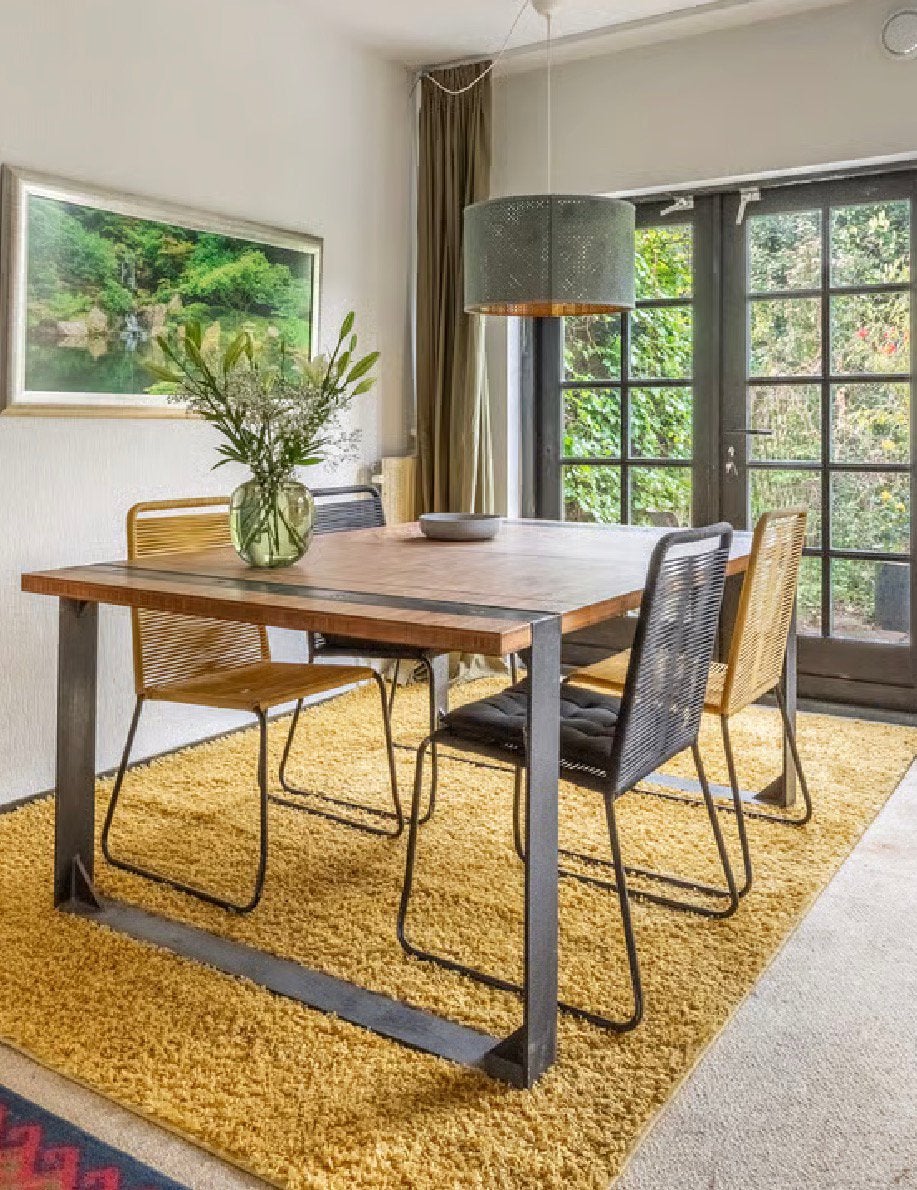 Tafel met 4 stoelen, Ophalen, Zo goed als nieuw