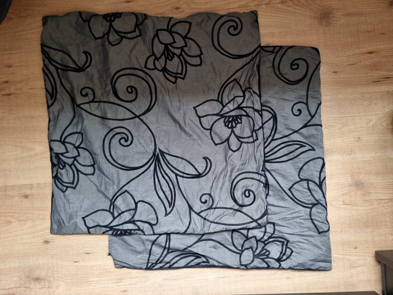 Set van 2 grijze sierkussenhoezen met bloemmotief, Overige merken, Gebruikt, Met print, Vierkant