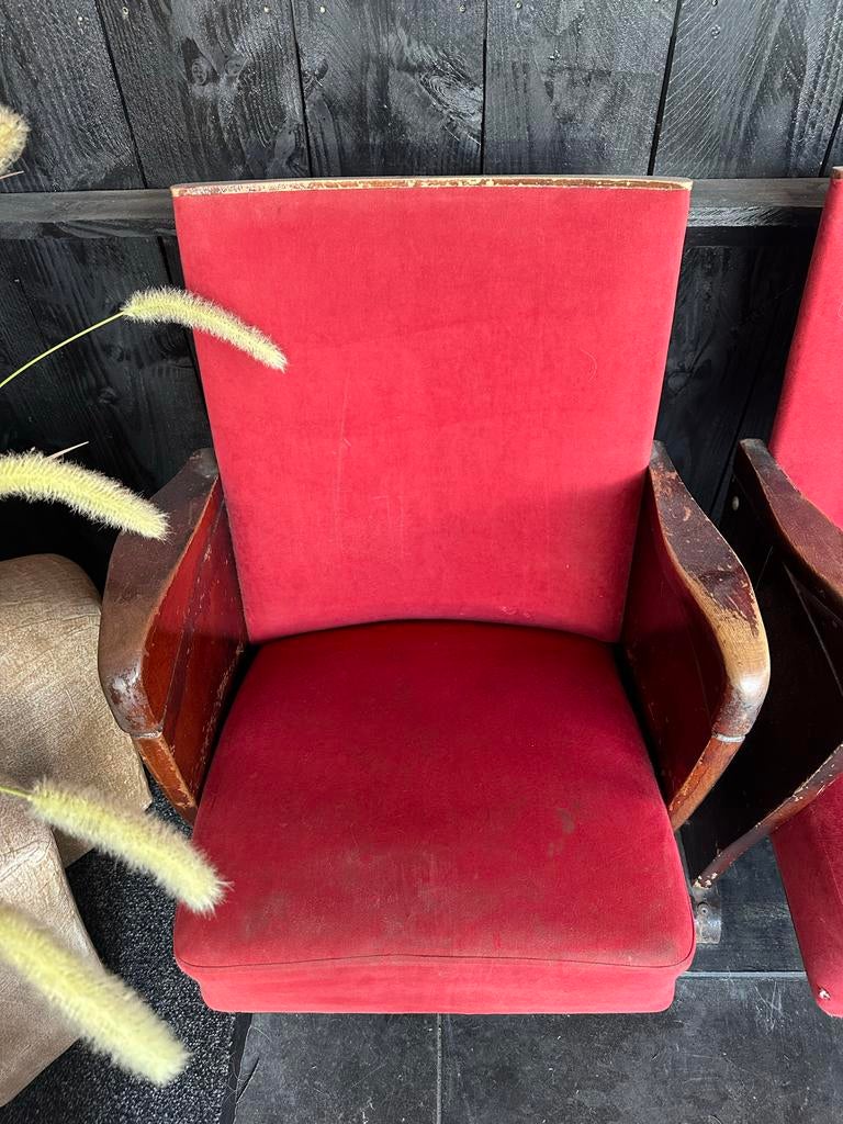 Vintage bioscoopstoelen rood - set van 2 opknapper, Antiek en Kunst, Antiek | Meubels | Stoelen en Banken, Ophalen