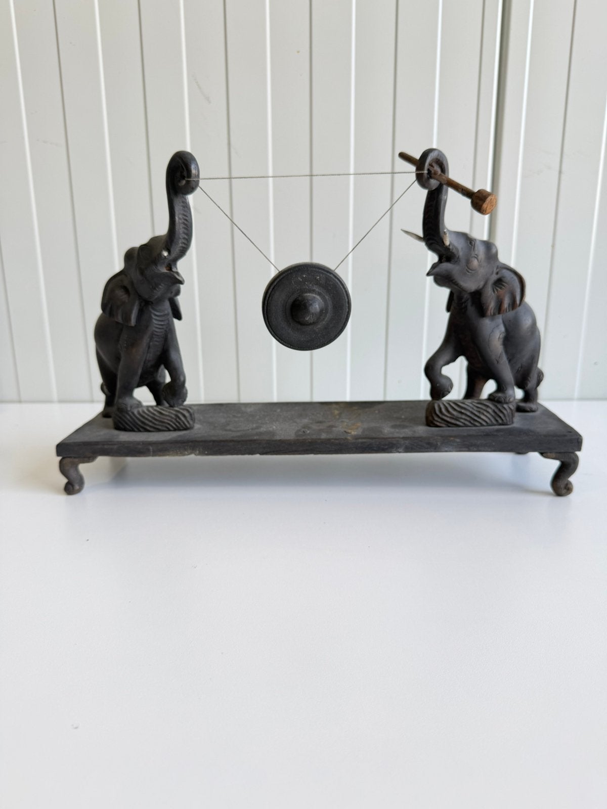 Antiek Aziatische dinercor gong, Ophalen of Verzenden, Zoogdier, 20 - 50 cm, Hout