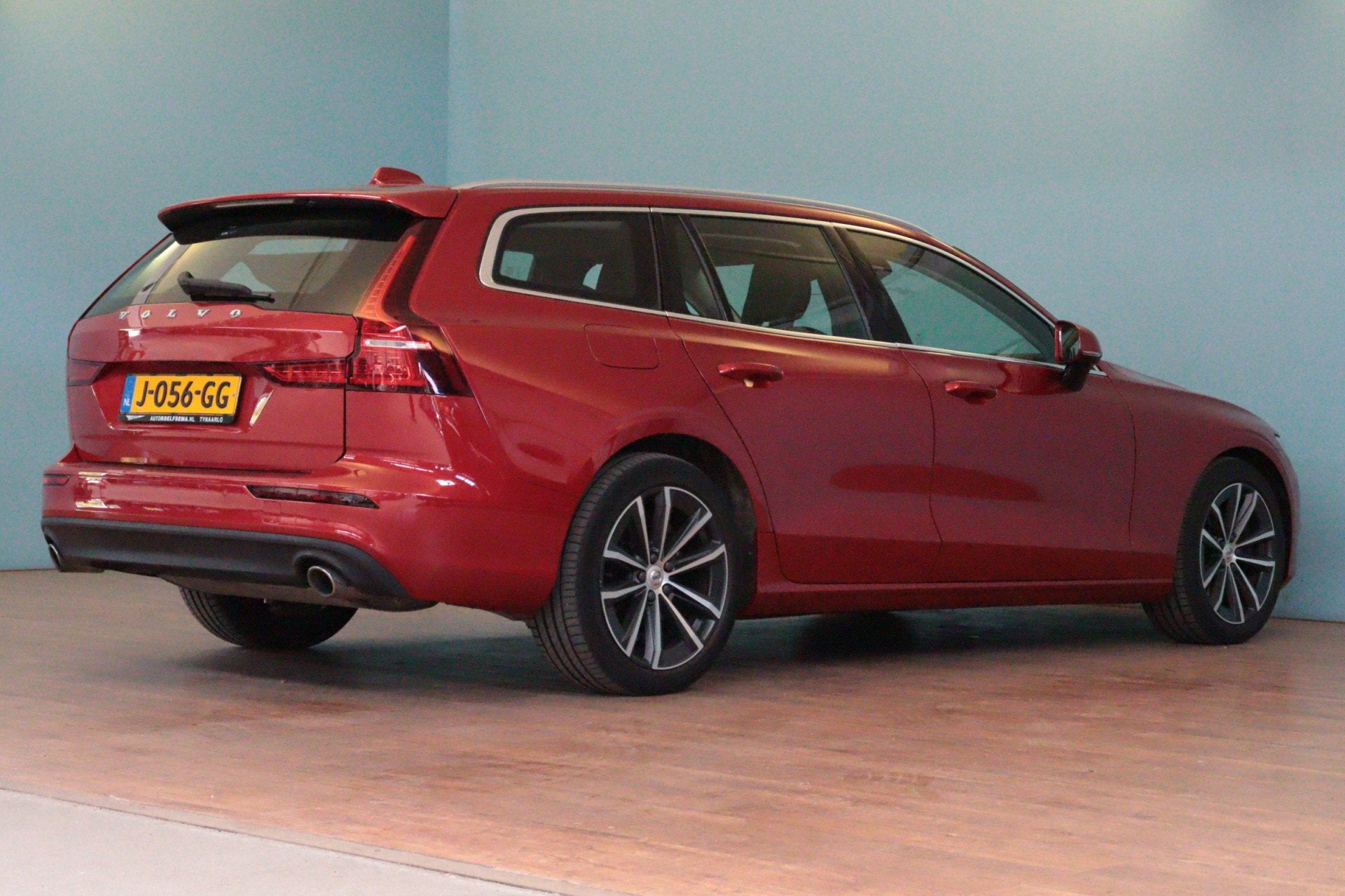 Volvo V60 2.0 B4 Business Pro Automaat | NAVI / APPCONNECT |, Auto's, 1800 kg, Euro 6, 4 cilinders, 1969 cc