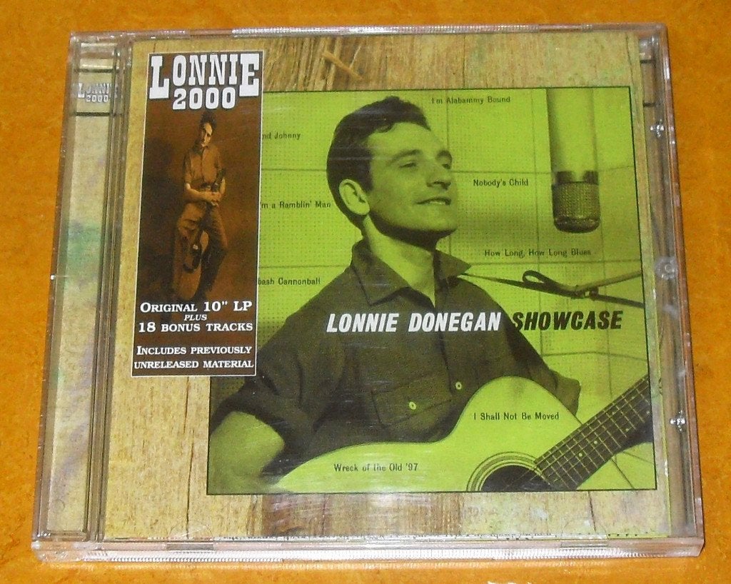 Lonnie Donegan - Showcase ... Plus CD. 18 bonus tracks, Ophalen of Verzenden, Folk, Album, Gebruikt