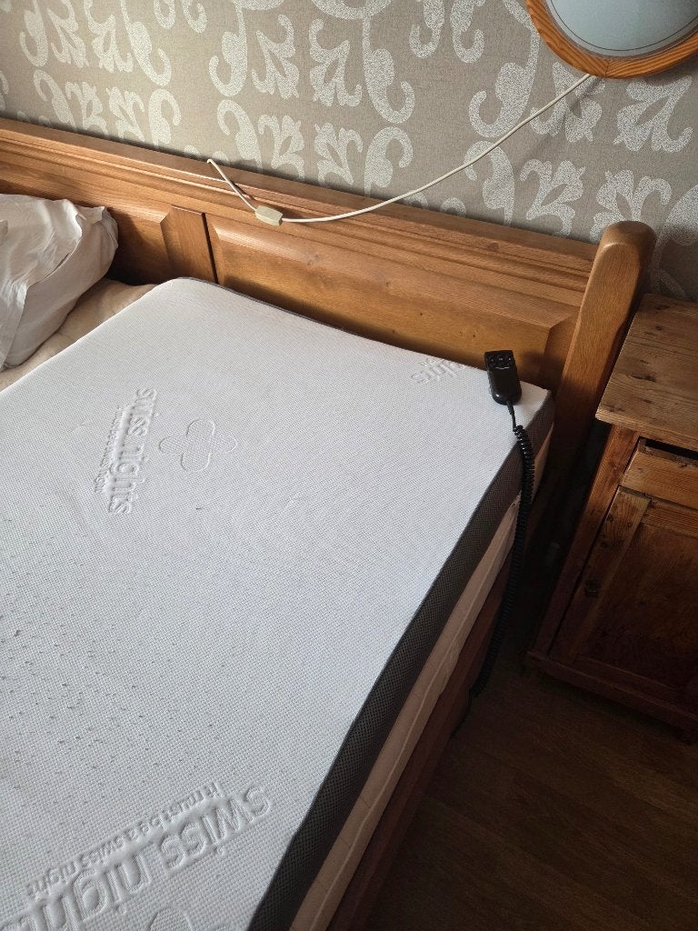 Bed, Huis en Inrichting, Slaapkamer | Bedden, Ophalen, Verstelbaar, Tweepersoons, Zo goed als nieuw