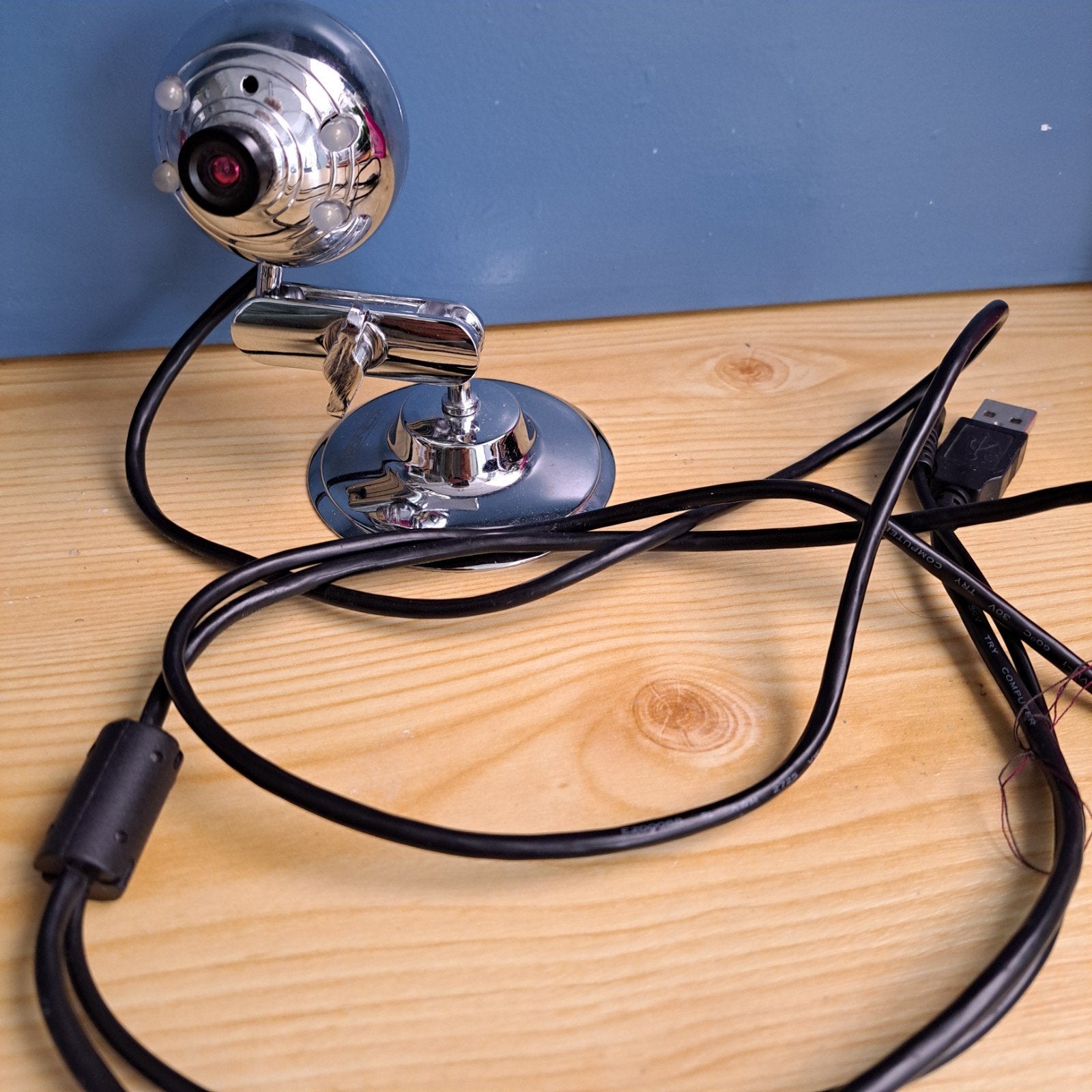 Webcam met USB-aansluiting en ingebouwde microfoon, Ophalen, Monitorclip, Bedraad, MacOS