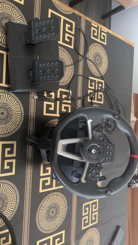 Hori Racestuur met pedalen voor Xbox, Racestuur, Xbox, Ophalen of Verzenden, Zo goed als nieuw