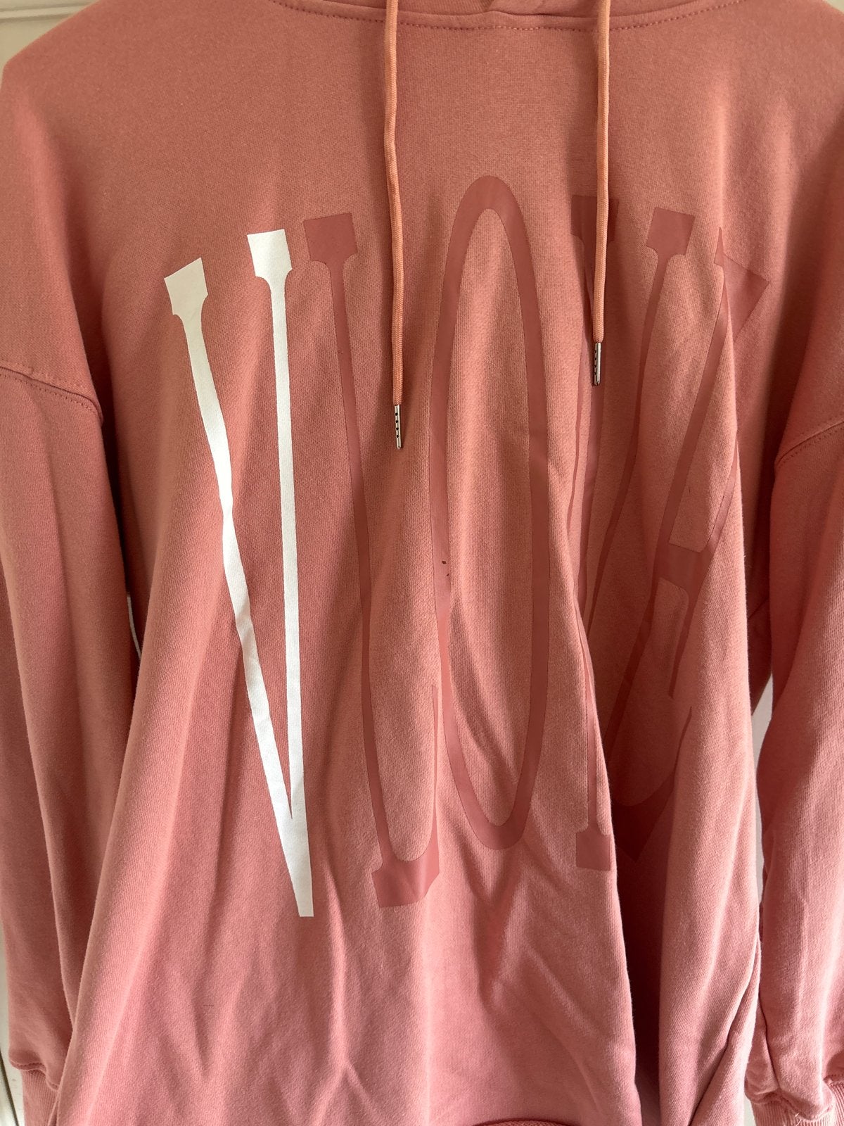 Vlone hoodie roze met witte opdruk maat M, Kleding | Heren, Ophalen of Verzenden, Zo goed als nieuw