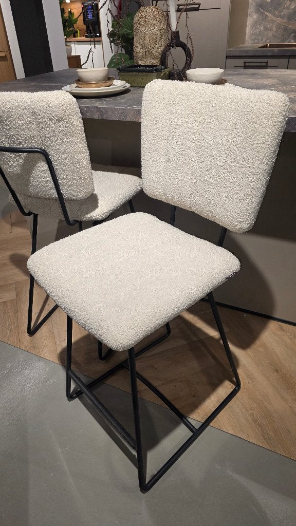 Barkruk 2 stuks wit/creme (Nieuw voor €189,- per stuk), Ophalen, 60 tot 90 cm, Nieuw, Met voetsteun