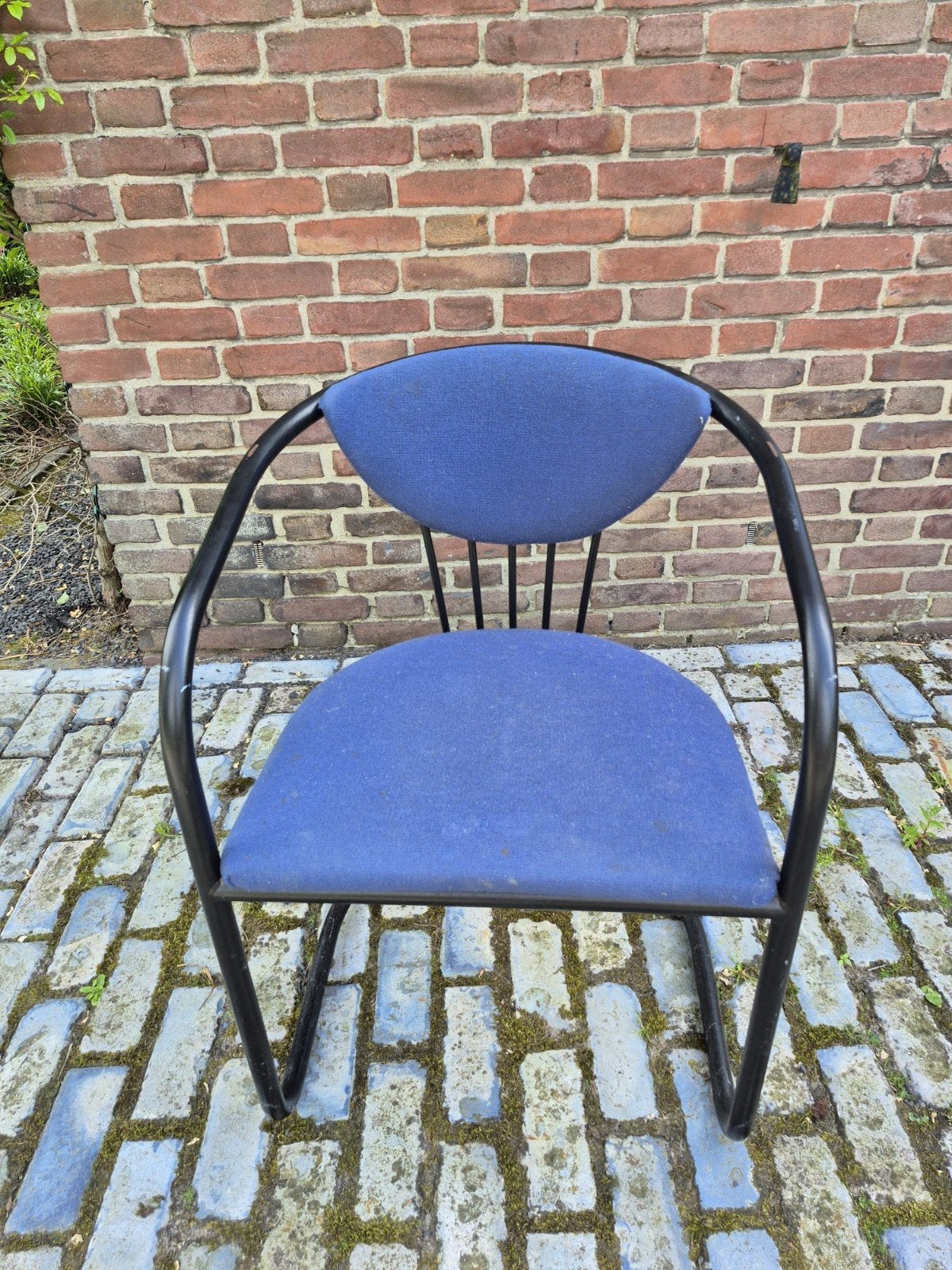 Blauwe gestoffeerde zitstoel, Ophalen, Blauw, Eén
