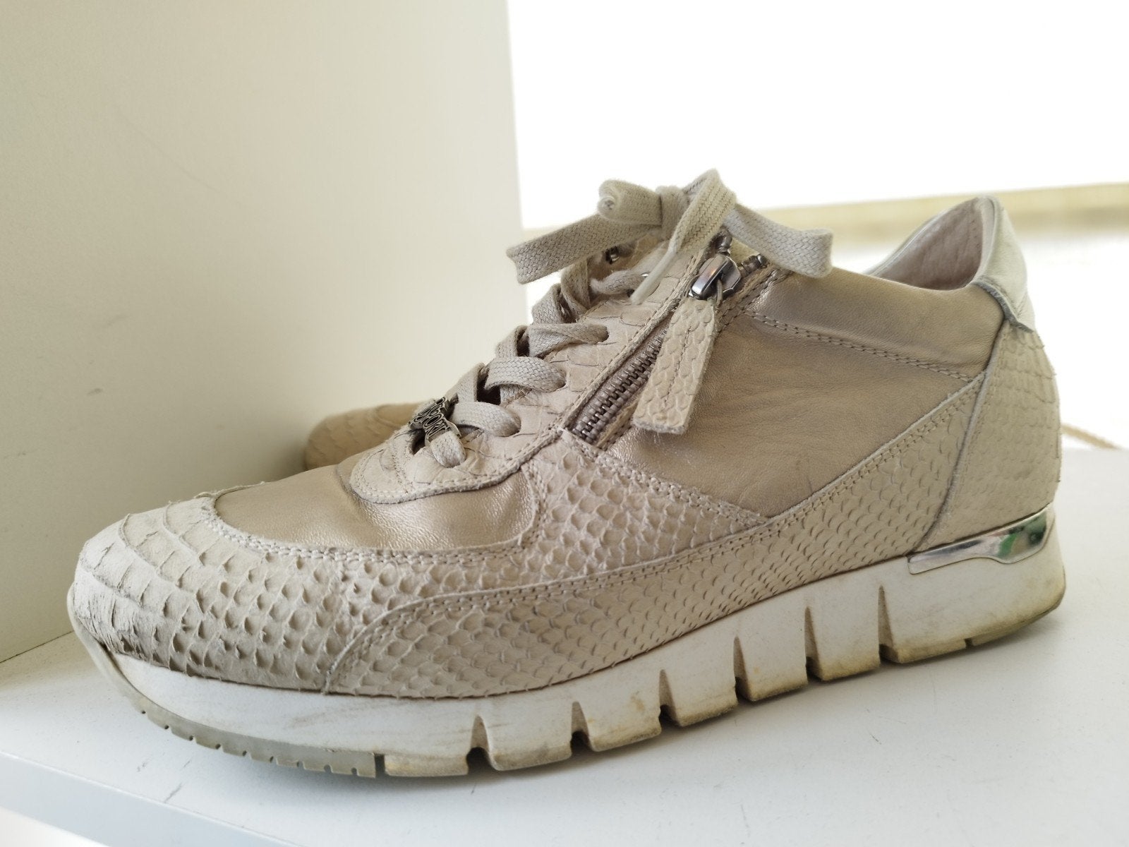 DLSport DL-sport Snake print sneakers 40 Beige, Kleding | Dames, Schoenen, Beige, Ophalen of Verzenden, DL-Sport, Sneakers of Gympen