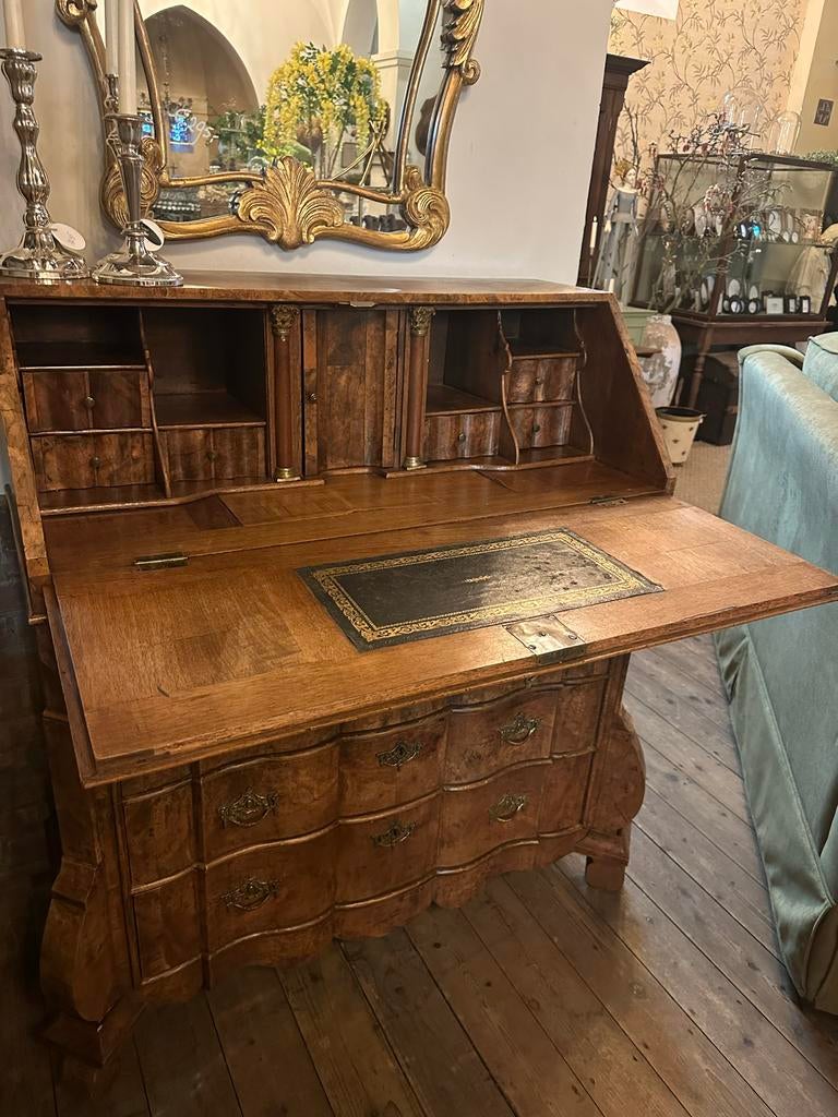 Rococo bureau notenhout engelse stijl landelijk brocante, Ophalen