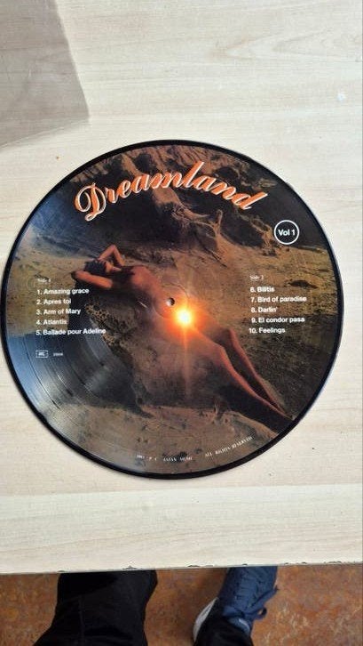 Dreamland elpee, Ophalen