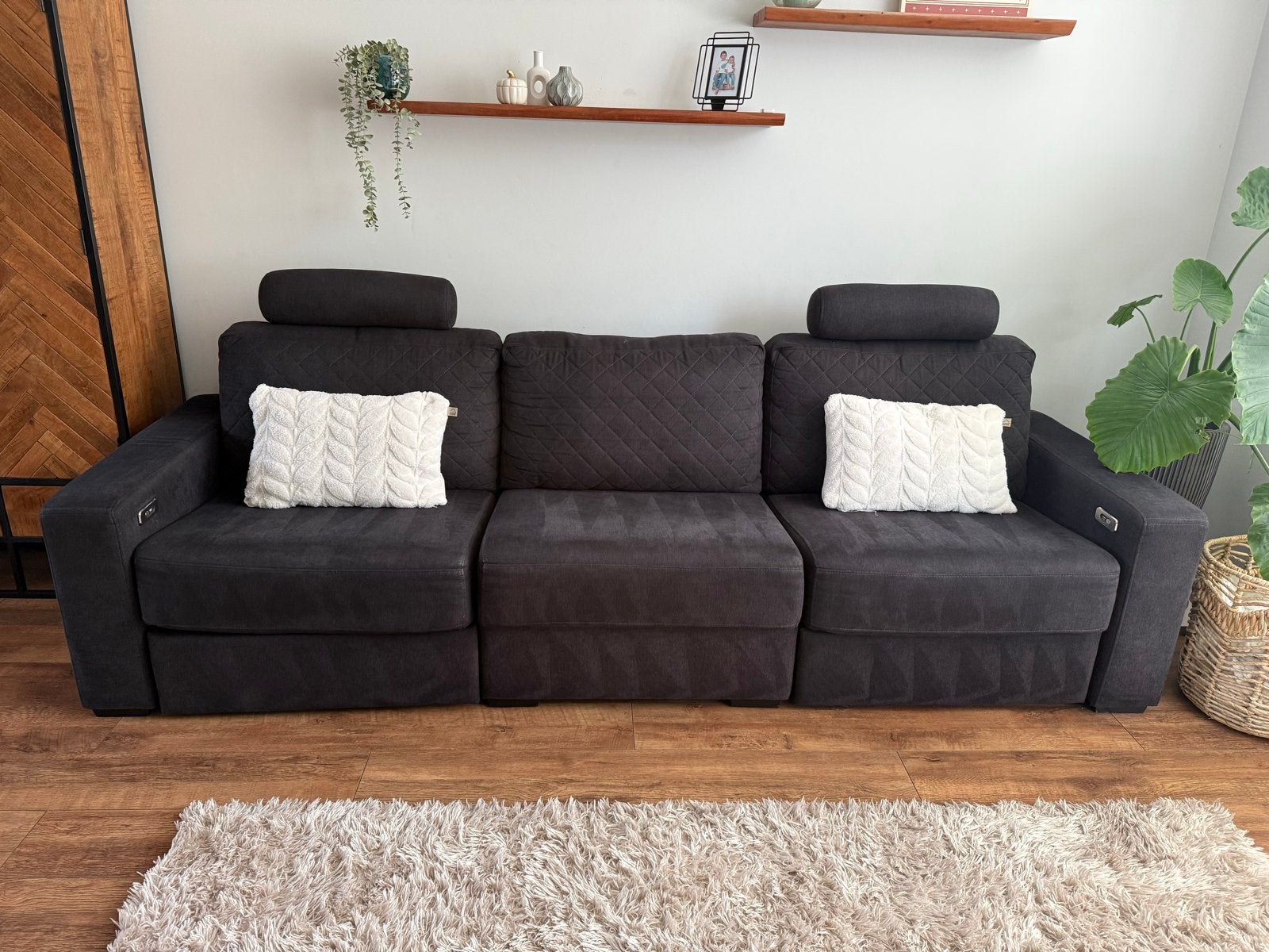 UrbanSofa: Auxerre 3-zitsbank met relaxfunctie en USB, Ophalen, 250 tot 300 cm, Driepersoons, 75 tot 100 cm