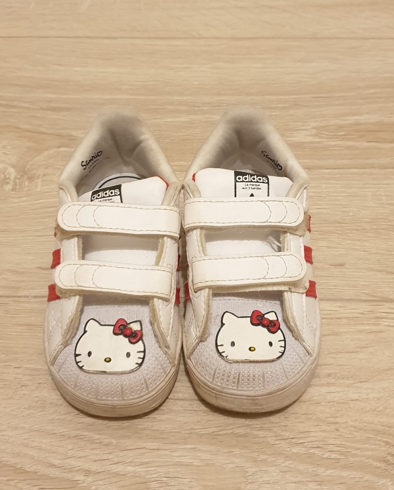 Adidas Hello Kitty Superstar sneakers maat 23, Kinderen en Baby's, Kinderkleding | Schoenen en Sokken, Ophalen of Verzenden, Gebruikt