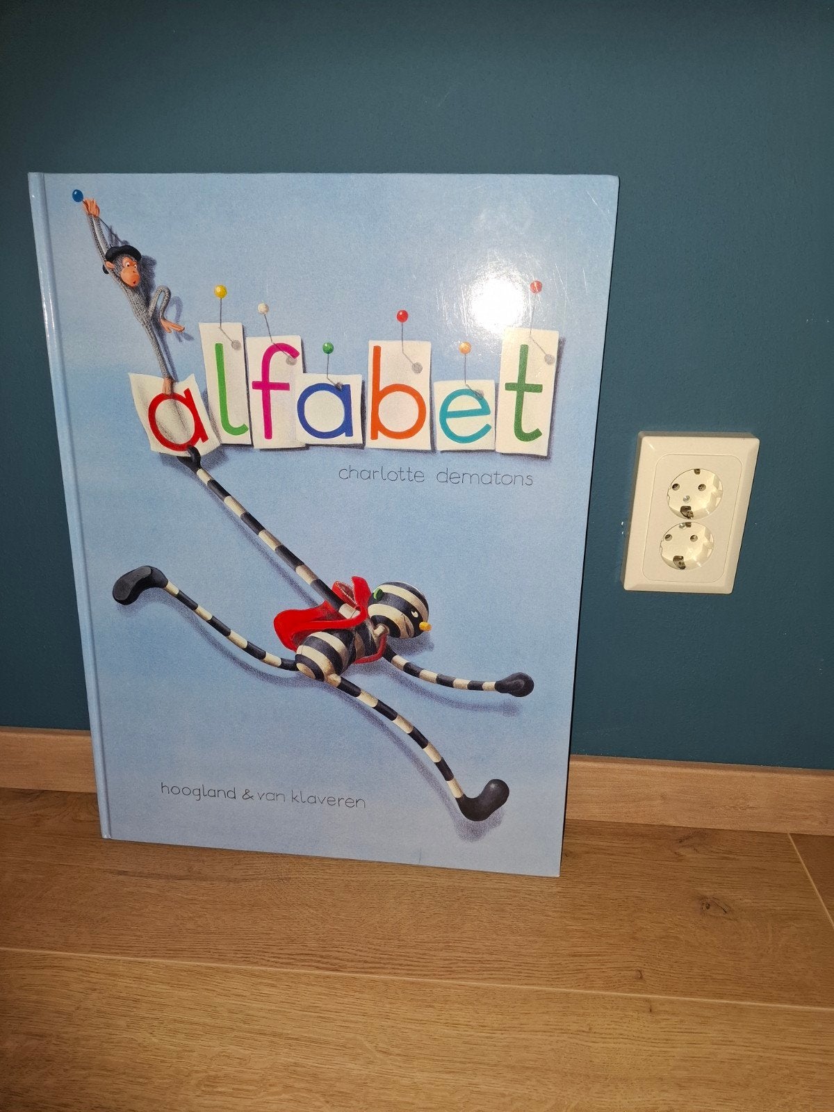 Grote versie boek alfabet zgan, Ophalen of Verzenden, Zo goed als nieuw