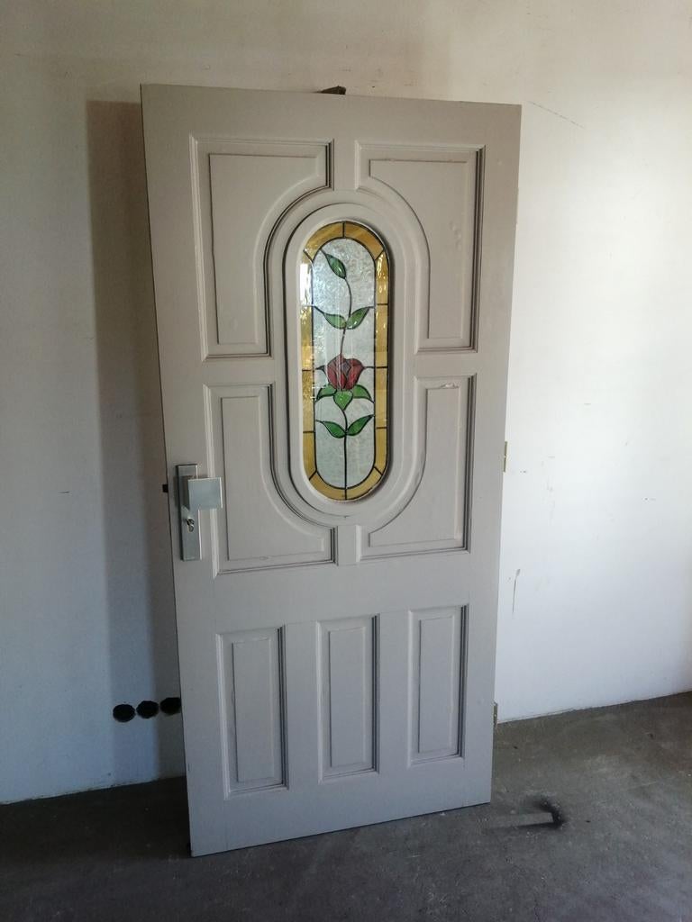 Merbau voordeur met glas in lood
Bloem motief
Maten 201 x 92, Ophalen, Gebruikt, 200 tot 215 cm, Glas